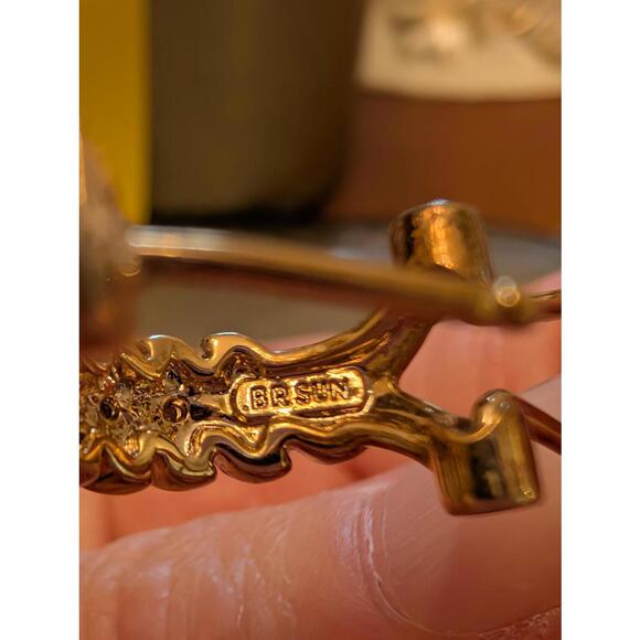 B R Sun Elegant Diamond Hoop Earrings - Picture 3 of 7